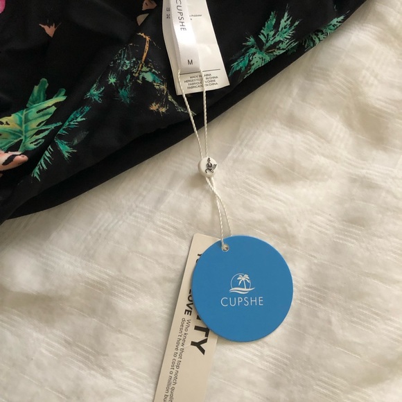 NWT Cupshe ‘Passion Modern-Cheeky Scoop’ one piece swimsuit - Size M - Picture 5 of 5